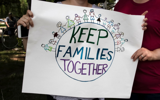 El Primero de Mayo es un da tradicional para el movimiento por los derechos de los migrantes para elevar a los trabajadores y honrar a sus familias. Los migrantes indocumentados aportaron casi $700 millones en impuestos a Oregon en 2023. (Susan Vineyard/Adobe Stock)
