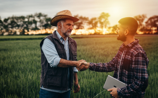 Una encuesta del Wildlife Federation muestra que los productores de Texas apoyan una mayor financiacin para un programa voluntario basado en incentivos que ayudara a los agricultores y ganaderos a conservar los pastizales. (cherryandbees/Adobe Stock)