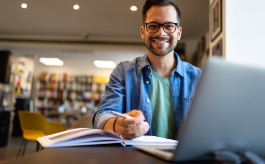 Ms de la mitad de las licenciaturas que se ofrecen en las universidades pblicas de Indiana podran eliminarse gracias a una disposicin de ltima hora aadida al presupuesto estatal. (Adobe Stock)