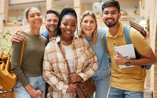 Segn la Alianza de Presidentes para la Educacin Superior y la Migracin, Texas tiene aproximadamente 57,000 estudiantes indocumentados matriculados en sus universidades pblicas que ya no podrn acceder a la matrcula estatal. (K Abrahams/peopleimages.com/Adobe Stock)<br />