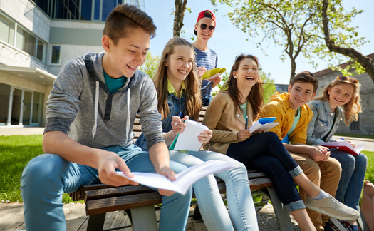 El Departamento de Educacin de EE. UU. ha congelado las subvenciones que apoyan el aprendizaje de verano, el desarrollo profesional docente, los programas extraescolares, las clases de ingls, el apoyo a hijos de migrantes, la salud mental escolar y la educacin para adultos. (Syda Productions/Adobe Stock)