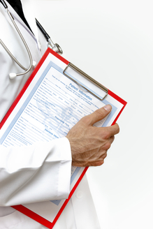 PHOTO: Image of doctor with clipboard