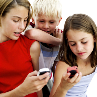 PHOTO: A new study finds that 83 percent of parents think the benefits of children using social media outweigh the risks. Image by  Royalty-Free/Corbis.