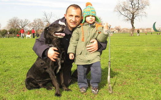 PHOTO: A family-style New Year's resolution: Spend some outdoor time every day. Walking the dog is a great option. Photo from Wikipedia, courtesy Alessandro Zangrilli.