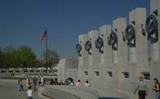 PHOTO: Honor Flight Arizona works to make sure that Arizona's veterans are able to visit the World War II Memorial and other important patriotic sites in the nation's capital. Photo courtesy National Park Service.