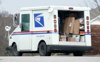 Kentuckians are encouraged to donate nonperishable foods during letter carriers' annual Stamp Out Hunger food drive Saturday. (Greg Stotelmyer)
