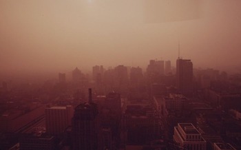 In Philadelphia, smog from oil and gas pollution causes an estimated 12,206 childhood asthma attacks. (Dick Swanson/Wikimedia Commons)<br />