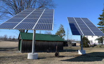 Some North Carolina farmers are discovering that solar actually can help supplement needed income to keep their farms in operation. (Christine/flickr.com)