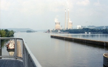 Energy analysts say big coal-fired power plants like the Pleasants Power Station are increasingly noncompetitive. (Brian M. Powell/Wikipedia)
