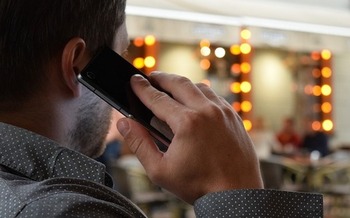 Some Stingray devices can capture the content of cellphone calls. (Mimzy/Pixabay)