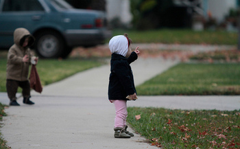 Nearly 100,000 Oregon children live in poverty despite having at least one working parent. (SupportPDX/Flickr)